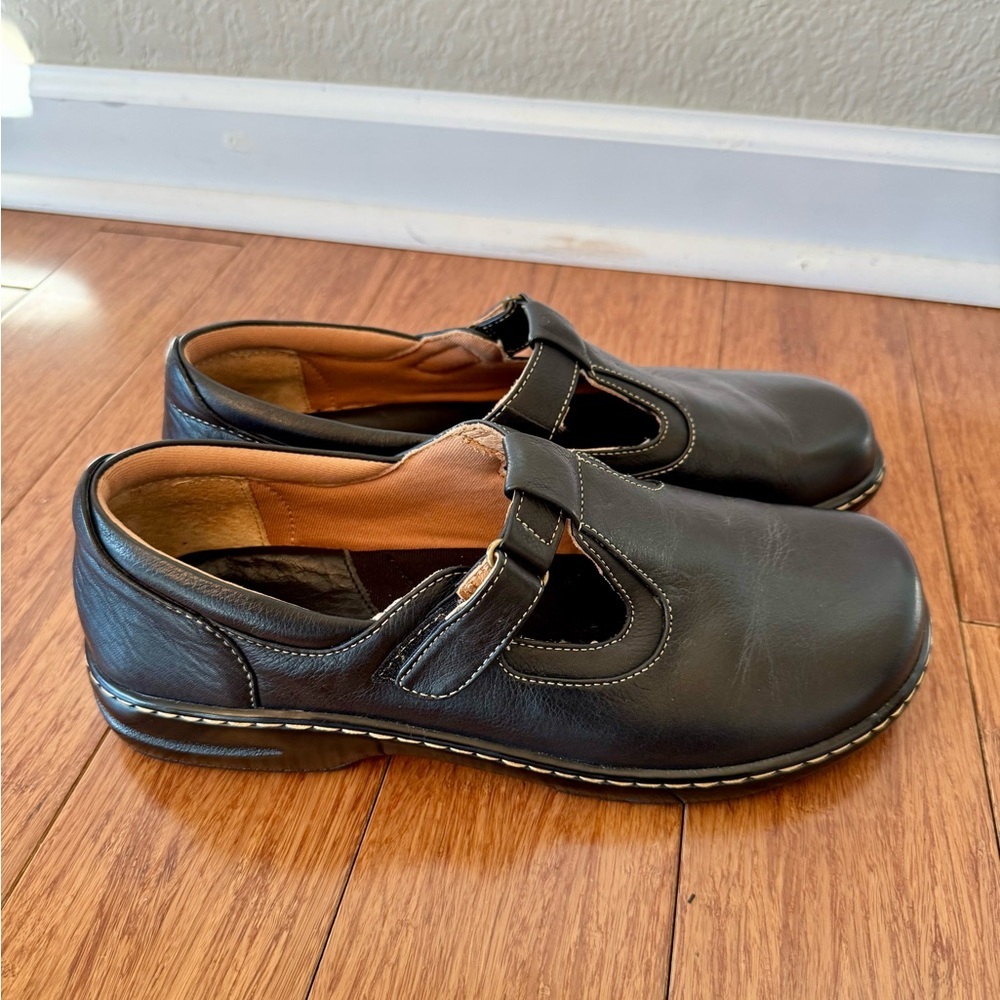 Softspot Avenue Mary Janes Black Leather Shoes Women’s 9.5 W - Picture 2 of 12